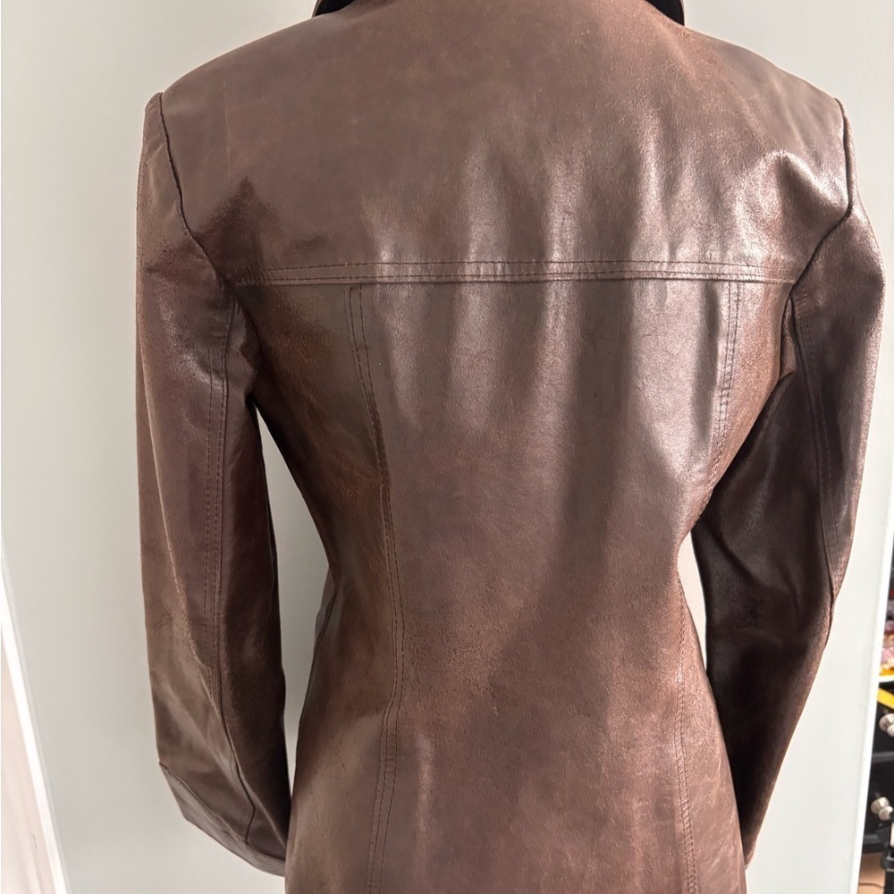Vintage Women's Brown Leather Jacket - Picture 5 of 10
